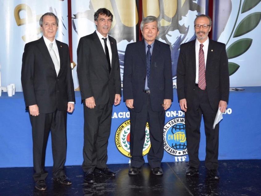 (De izq. a der) SM Horacio Boitano, GM Néstor Galarraga, GM Kim, Han Chan, SM Carlos Composto